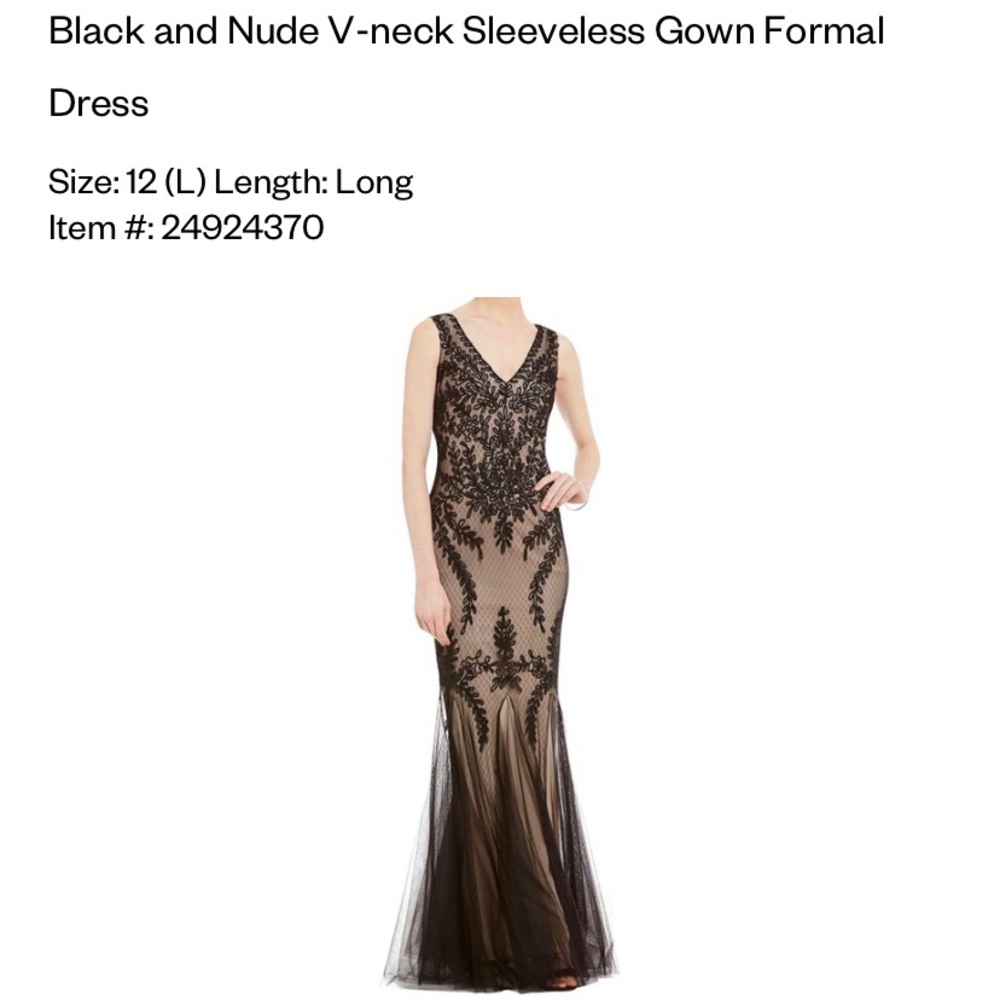 Sleeveless gown